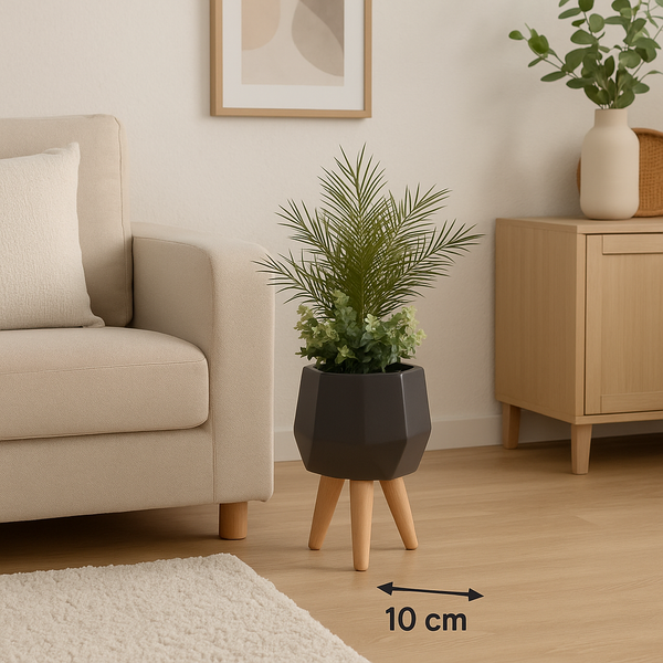 نبات صناعي أخضر مع أصيص فيبرجلاس بتصميم عصري
