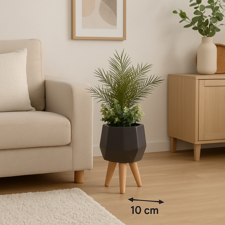 نبات صناعي أخضر مع أصيص فيبرجلاس بتصميم عصري